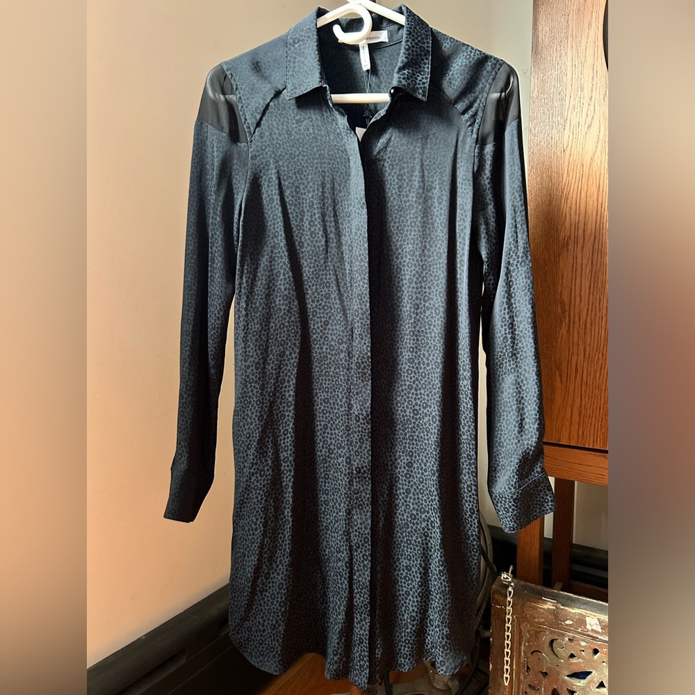 Bcbgeneration button down flowy tunic size xxs